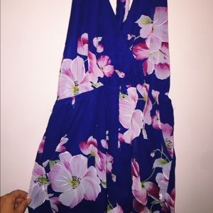 Halter top floral romper🌸